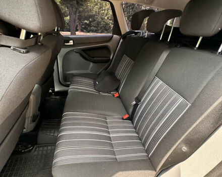 Серый Форд Фокус, объемом двигателя 1.8 л и пробегом 243 тыс. км за 5900 $, фото 9 на Automoto.ua