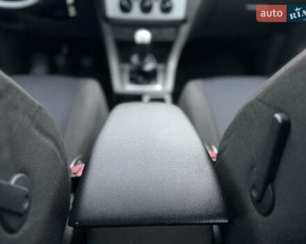 Сірий Форд Фокус, об'ємом двигуна 1.8 л та пробігом 200 тис. км за 4200 $, фото 42 на Automoto.ua