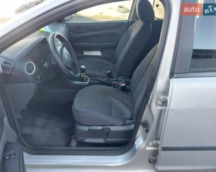Серый Форд Фокус, объемом двигателя 1.6 л и пробегом 211 тыс. км за 3600 $, фото 15 на Automoto.ua