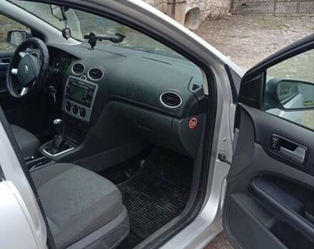 Серый Форд Фокус, объемом двигателя 1.56 л и пробегом 270 тыс. км за 3600 $, фото 7 на Automoto.ua