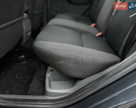 Сірий Форд Фокус, об'ємом двигуна 1.8 л та пробігом 200 тис. км за 4200 $, фото 71 на Automoto.ua