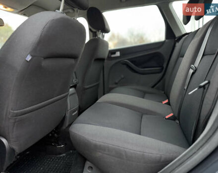 Сірий Форд Фокус, об'ємом двигуна 1.8 л та пробігом 200 тис. км за 4200 $, фото 72 на Automoto.ua