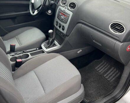 Сірий Форд Фокус, об'ємом двигуна 1.6 л та пробігом 255 тис. км за 4750 $, фото 11 на Automoto.ua