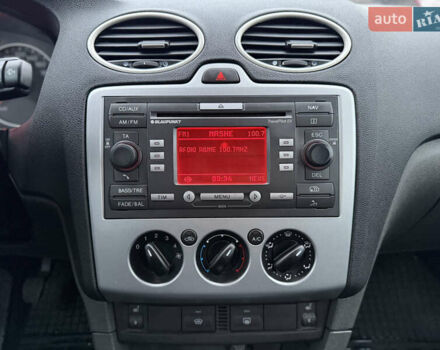 Сірий Форд Фокус, об'ємом двигуна 1.8 л та пробігом 200 тис. км за 4200 $, фото 40 на Automoto.ua