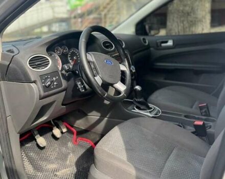 Серый Форд Фокус, объемом двигателя 1.6 л и пробегом 220 тыс. км за 3500 $, фото 4 на Automoto.ua