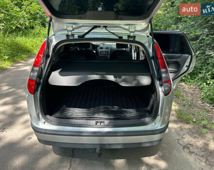 Серый Форд Фокус, объемом двигателя 1.39 л и пробегом 265 тыс. км за 4300 $, фото 10 на Automoto.ua