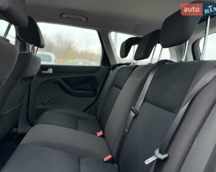 Сірий Форд Фокус, об'ємом двигуна 1.8 л та пробігом 200 тис. км за 4200 $, фото 73 на Automoto.ua