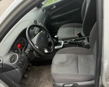 Серый Форд Фокус, объемом двигателя 1.6 л и пробегом 270 тыс. км за 3500 $, фото 7 на Automoto.ua