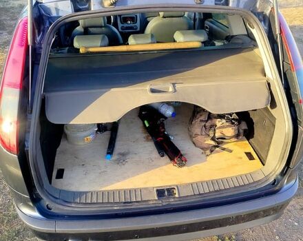 Серый Форд Фокус, объемом двигателя 1.6 л и пробегом 286 тыс. км за 3750 $, фото 4 на Automoto.ua