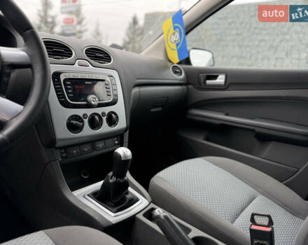 Серый Форд Фокус, объемом двигателя 1.6 л и пробегом 249 тыс. км за 3599 $, фото 13 на Automoto.ua