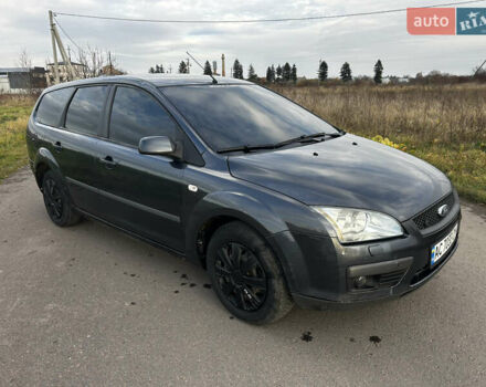 Серый Форд Фокус, объемом двигателя 1.8 л и пробегом 380 тыс. км за 2999 $, фото 1 на Automoto.ua