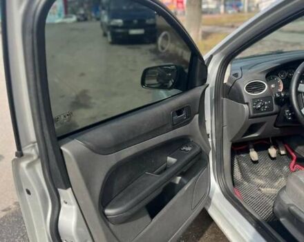 Серый Форд Фокус, объемом двигателя 1.6 л и пробегом 220 тыс. км за 3500 $, фото 3 на Automoto.ua