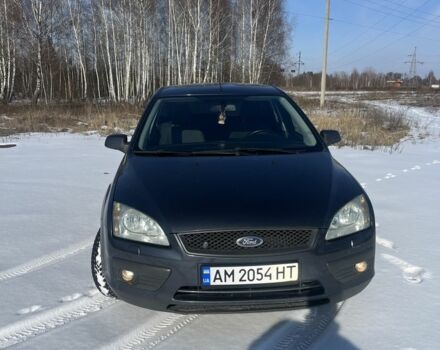 Серый Форд Фокус, объемом двигателя 1.8 л и пробегом 250 тыс. км за 4500 $, фото 2 на Automoto.ua