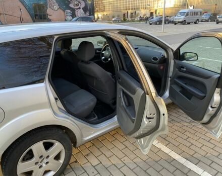 Серый Форд Фокус, объемом двигателя 1.6 л и пробегом 197 тыс. км за 4200 $, фото 12 на Automoto.ua