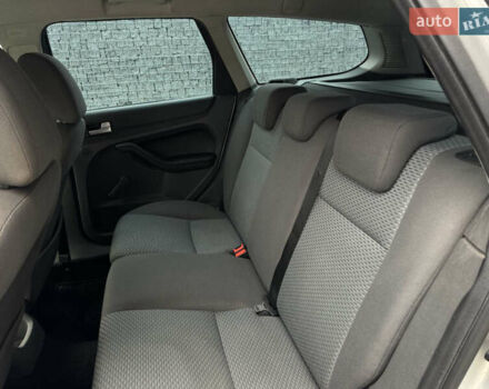 Серый Форд Фокус, объемом двигателя 1.6 л и пробегом 249 тыс. км за 3599 $, фото 9 на Automoto.ua