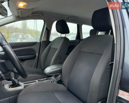 Сірий Форд Фокус, об'ємом двигуна 1.8 л та пробігом 200 тис. км за 4200 $, фото 58 на Automoto.ua