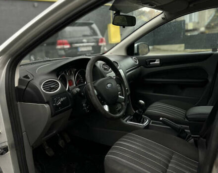 Форд Фокус 2007 в Кременце на Automoto.ua Серый Форд Фокус, объемом двигателя 1.56 л и пробегом 238 тыс. км за 4950 $, фото 15 на Automoto.ua