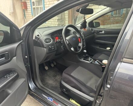 Серый Форд Фокус, объемом двигателя 1.6 л и пробегом 215 тыс. км за 5800 $, фото 4 на Automoto.ua