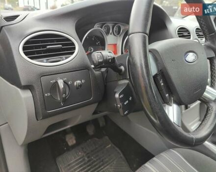 Серый Форд Фокус, объемом двигателя 1.8 л и пробегом 177 тыс. км за 5450 $, фото 13 на Automoto.ua