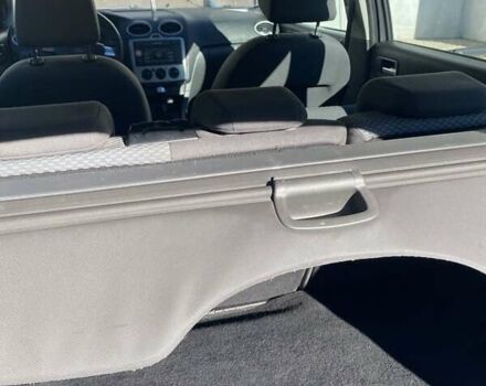 Серый Форд Фокус, объемом двигателя 1.6 л и пробегом 338 тыс. км за 4200 $, фото 5 на Automoto.ua