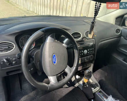 Серый Форд Фокус, объемом двигателя 2 л и пробегом 240 тыс. км за 5500 $, фото 4 на Automoto.ua