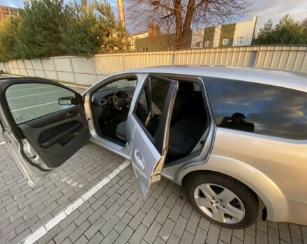 Серый Форд Фокус, объемом двигателя 1.6 л и пробегом 197 тыс. км за 4200 $, фото 15 на Automoto.ua