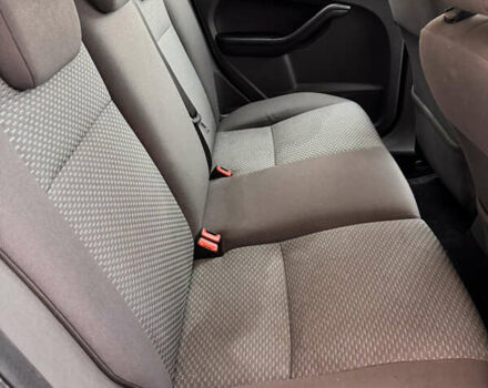 Серый Форд Фокус, объемом двигателя 1.56 л и пробегом 271 тыс. км за 3699 $, фото 16 на Automoto.ua