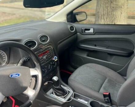 Серый Форд Фокус, объемом двигателя 1.6 л и пробегом 220 тыс. км за 3500 $, фото 5 на Automoto.ua