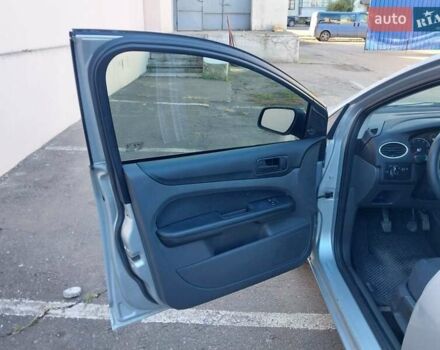 Серый Форд Фокус, объемом двигателя 1.6 л и пробегом 211 тыс. км за 3600 $, фото 16 на Automoto.ua