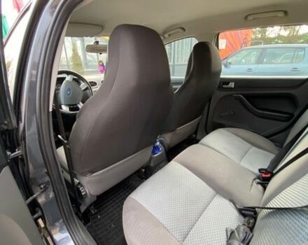 Сірий Форд Фокус, об'ємом двигуна 1.6 л та пробігом 199 тис. км за 5400 $, фото 22 на Automoto.ua