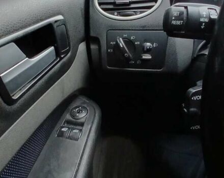 Серый Форд Фокус, объемом двигателя 1.6 л и пробегом 230 тыс. км за 5000 $, фото 10 на Automoto.ua