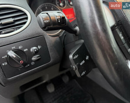 Сірий Форд Фокус, об'ємом двигуна 1.8 л та пробігом 200 тис. км за 4200 $, фото 49 на Automoto.ua