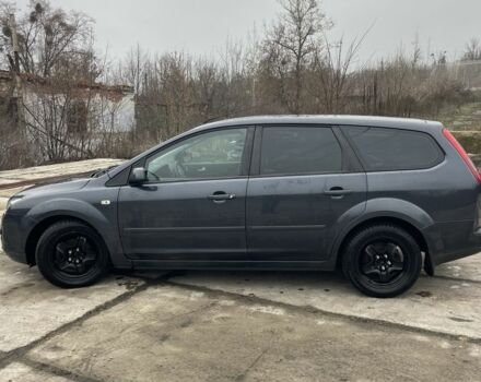 Серый Форд Фокус, объемом двигателя 1.6 л и пробегом 250 тыс. км за 4000 $, фото 2 на Automoto.ua