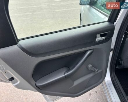 Сірий Форд Фокус, об'ємом двигуна 1.6 л та пробігом 235 тис. км за 5500 $, фото 17 на Automoto.ua