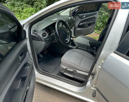 Серый Форд Фокус, объемом двигателя 1.39 л и пробегом 265 тыс. км за 4300 $, фото 8 на Automoto.ua