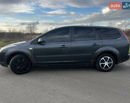 Серый Форд Фокус, объемом двигателя 1.8 л и пробегом 380 тыс. км за 2999 $, фото 4 на Automoto.ua