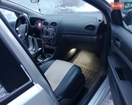 Серый Форд Фокус, объемом двигателя 1.6 л и пробегом 305 тыс. км за 4200 $, фото 1 на Automoto.ua