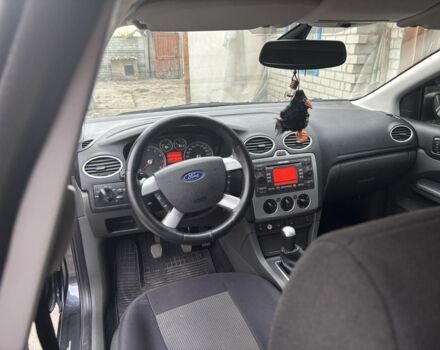 Серый Форд Фокус, объемом двигателя 1.6 л и пробегом 215 тыс. км за 5800 $, фото 6 на Automoto.ua