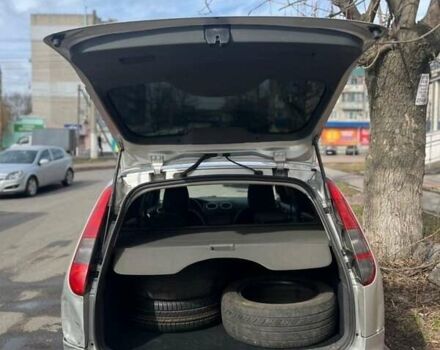 Серый Форд Фокус, объемом двигателя 1.6 л и пробегом 220 тыс. км за 3500 $, фото 7 на Automoto.ua