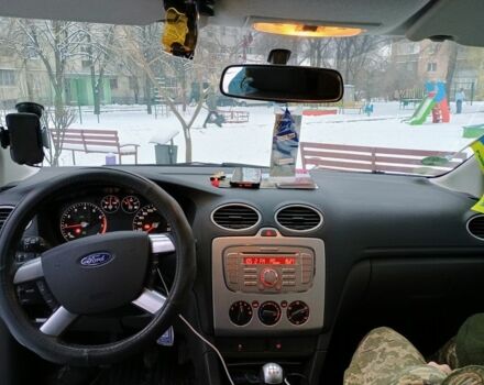Серый Форд Фокус, объемом двигателя 1.6 л и пробегом 255 тыс. км за 4800 $, фото 3 на Automoto.ua
