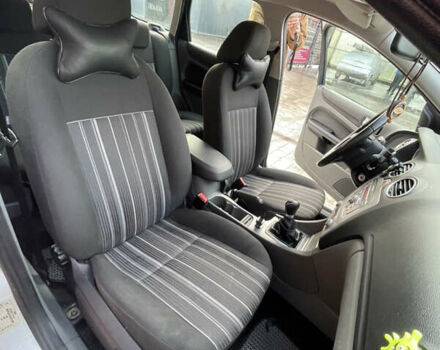 Сірий Форд Фокус, об'ємом двигуна 1.8 л та пробігом 221 тис. км за 4300 $, фото 1 на Automoto.ua