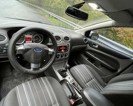 Форд Фокус 2008 в Перечине на Automoto.ua Серый Форд Фокус, объемом двигателя 1.6 л и пробегом 300 тыс. км за 5000 $, фото 5 на Automoto.ua