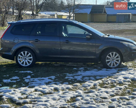 Серый Форд Фокус, объемом двигателя 1.6 л и пробегом 300 тыс. км за 5400 $, фото 4 на Automoto.ua