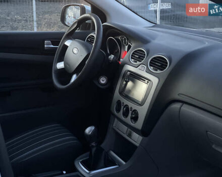 Серый Форд Фокус, объемом двигателя 1.6 л и пробегом 193 тыс. км за 5150 $, фото 30 на Automoto.ua