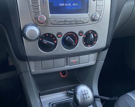 Серый Форд Фокус, объемом двигателя 1.56 л и пробегом 350 тыс. км за 4800 $, фото 13 на Automoto.ua