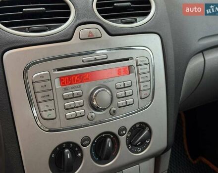 Сірий Форд Фокус, об'ємом двигуна 1.56 л та пробігом 254 тис. км за 5350 $, фото 7 на Automoto.ua