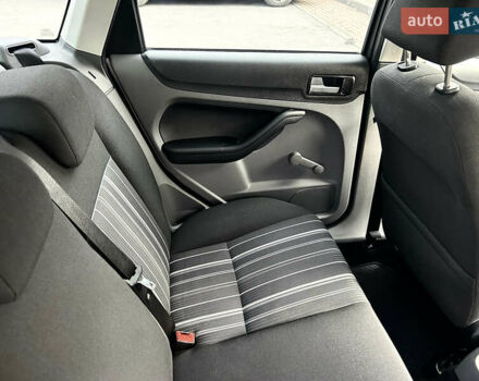 Сірий Форд Фокус, об'ємом двигуна 1.6 л та пробігом 165 тис. км за 6499 $, фото 77 на Automoto.ua