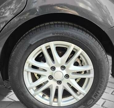 Серый Форд Фокус, объемом двигателя 2 л и пробегом 243 тыс. км за 5700 $, фото 10 на Automoto.ua