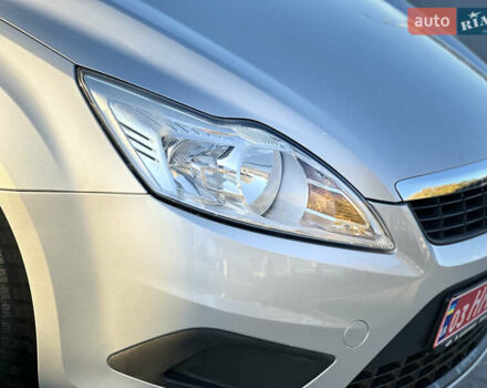 Серый Форд Фокус, объемом двигателя 1.6 л и пробегом 210 тыс. км за 5200 $, фото 24 на Automoto.ua