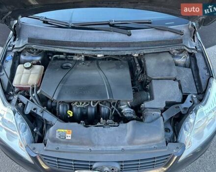 Серый Форд Фокус, объемом двигателя 2 л и пробегом 243 тыс. км за 5700 $, фото 7 на Automoto.ua